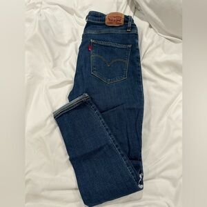 Dark wash Levi’s denim jeans size 29